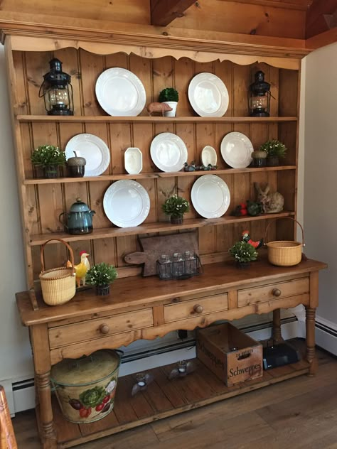 Sideboard Hutch, Dining Room Dresser, Vintage Hutch, Country Style Furniture, Dining Hutch, Farmhouse Buffet, Farmhouse Sideboard, Kitchen Hutch, Hutch Decor