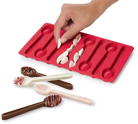 Amazon.com: Wilton Edible Spoon Candy Mold: Kitchen & Dining Edible Spoon, Diy Hot Chocolate Mix, Peppermint Candy Bowl, Gift For Friend Girl, Candy Shots, Diy Christmas Gifts For Friends, Sweet Sauces, Diy Hot Chocolate, Christmas Spoons