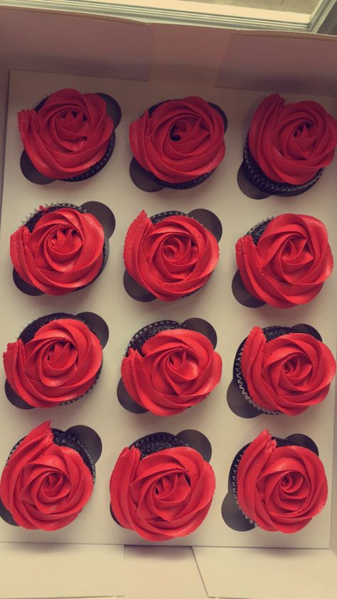 Red Rose Cupcakes, Cupcake, Cake