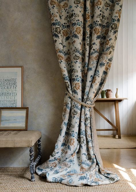 Luxurious Curtains, Country Style Curtains, Floral Textile, Room Blue, Floral Upholstery, Blue Curtains, Curtains Living, Floral Curtains, Printed Curtains