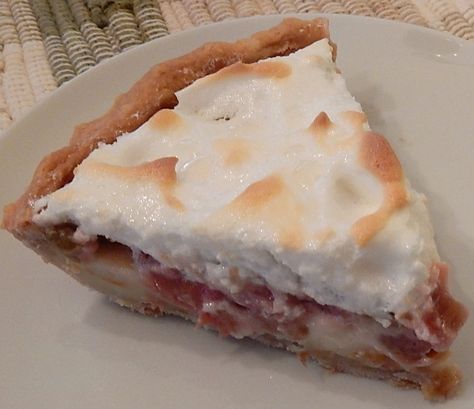 Old-fashioned Rhubarb Custard Pie with Meringue Topping – A Hundred Years Ago Rhubarb Pie With Meringue, Rhubarb Custard Meringue Pie, Rhubarb Custard Pie With Meringue, Amish Rhubarb Custard Pie, Rubarb Pie, Pie With Meringue Topping, Rhubarb Custard Pie Recipe, Rhubarb Meringue Pie, Rhubarb Custard Pie