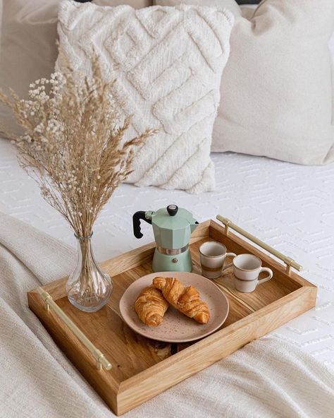 Amazon Home on Instagram: “It's #nationalcoffeeday and we hope you're celebrating accordingly! ☕ Do you love this dreamy cafe-in-bed scene by @woodn___ ? We linked…” Bed Tray Decor Ideas, Bed Tray Decor, Ottoman Tray Decor Ideas, Tray On Bed, Ottoman Tray Decor, Dinner Party Drinks, Tray Dinner, Bed Scene, Tray Ottoman