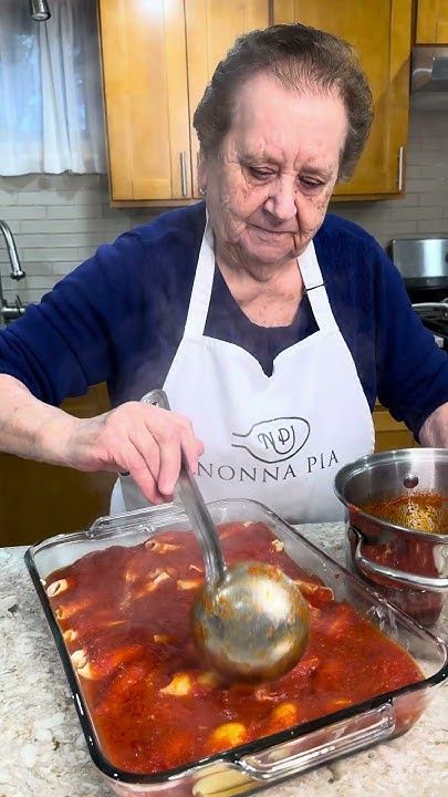 How To Make Stuffed Shells, Italian Stuffed Shells, Cooking With Nonna, Nonna Pia, Food Italian, Stuffed Shells Recipe, Stuffed Pasta Shells, Spaghetti Recipes, Stuffed Shells