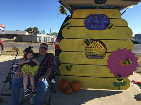 Trunk or Treat bee hive for my little bee hive Bee Trunk Or Treat Ideas For Cars, Bumble Bee Trunk Or Treat Ideas, Bee Parade Float Ideas, Honey Bee Trunk Or Treat, Bee Attitudes Trunk Or Treat, Beehive Trunk Or Treat Ideas, Honey Trunk Or Treat, Bee Hive Trunk Or Treat Ideas, Bee Themed Trunk Or Treat