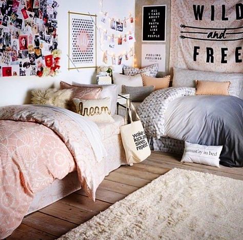 25 Ideas for Designing Shared Kids Rooms Shared Kids Room, Bedroom Hacks, College Bedroom, Girls Dorm Room, Teenage Room, Dorm Room Organization, Shared Bedroom, Dorm Room Essentials