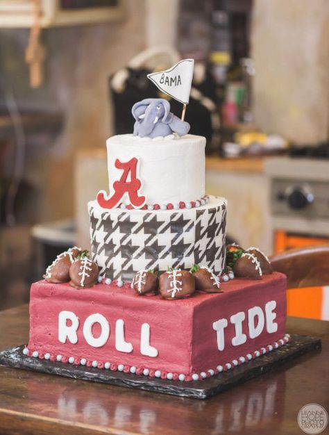 Alabama Grooms Cake, Alabama Birthday Cakes, Alabama Cakes, Doberge Cake, King Cakes, High School Graduation Party Decorations, Chanel Cake, Football Wedding, Trunk Party