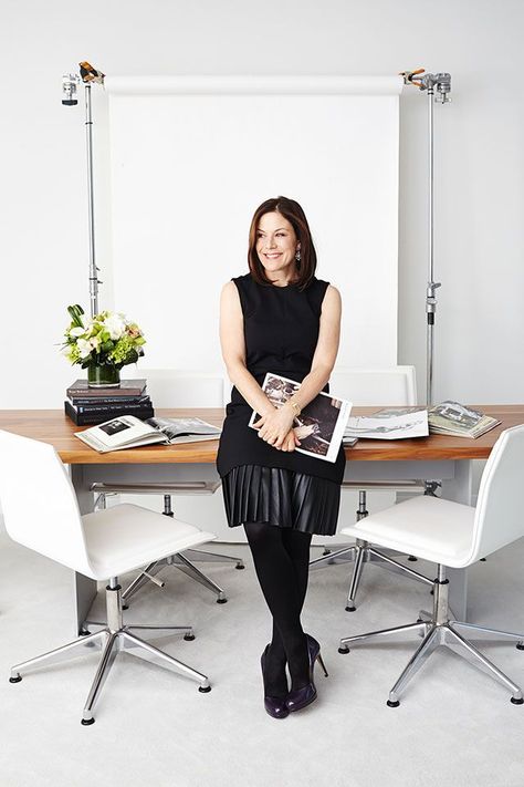 Hero Status: Meet The Female CEO Who Majorly Inspires #Refinery29 I pinned this twice because I love it so much for so many reasons.  Not the least of which is this is the best way I've seen to wear leather to the office all season Office Poses Women, Insurance Agent Outfits For Women, Inspirational Photoshoot, Ceo Fashion, Female Ceo, Lifestyle Pictures, Office Photography, Corporate Portraits, Photography Office