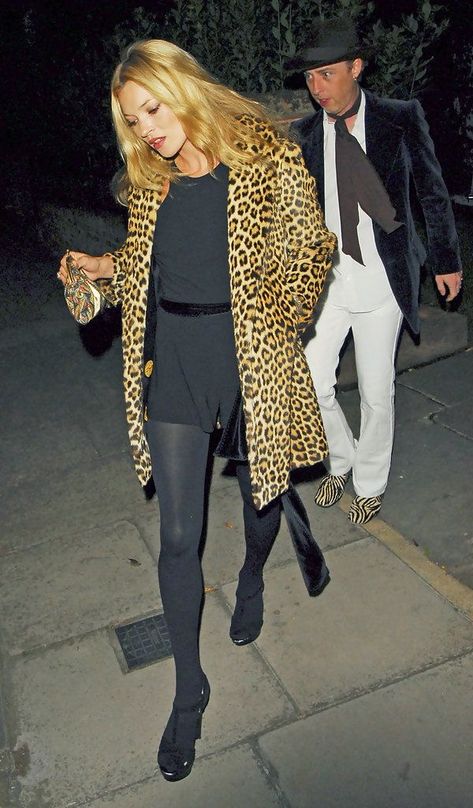 Kate Moss Outfit, Kate Moss Street Style, Moss Fashion, Kate Moss Style, Laura Bailey, Queen Kate, Poppy Delevingne, Leopard Coat, Leopard Print Coat