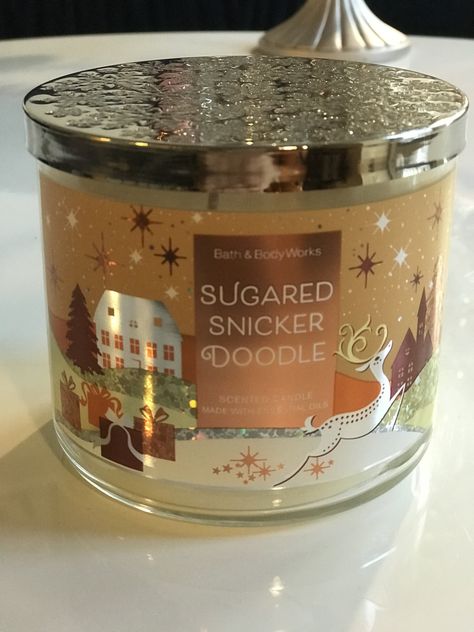 Smell Combos, Bath Body Works Christmas, Candy Cane Image, Candles For Christmas, Peppermint Sugar Cookies, Holiday Scented Candles, Candle Obsession, Dream Items, Peppermint Sugar