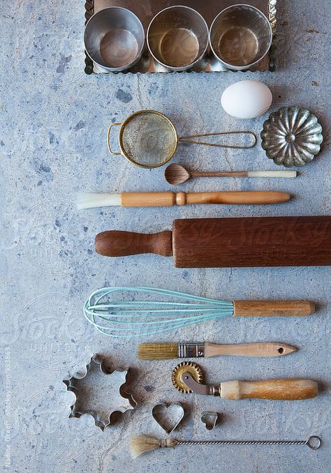 Household Items Photography, Baking Stock Photos, Cooking Tools Aesthetic, Kitchen Flat Lay, Baking Moodboard, Kitchen Tools Photography, Kitchen Product Photography, Utensils Photography, Baking Essentials Tools