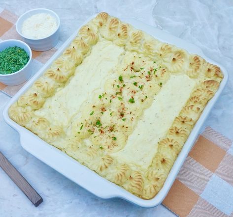 Duchess Potatoes Potato Duchess, Make Ahead Duchess Potatoes, Potato Dauphinoise, Pretty Duchess Potatoes, Vegan Dauphinoise Potatoes, Duchess Potatoes, Parmesan Cheese Potatoes, Easy Mashed Potatoes, Potato Ricer