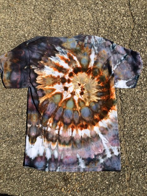 Diy Tie Dye Shirts Food Coloring, Ti Dye Patterns, The Dye Shirt Ideas, Fall Tie Dye Colors, Reverse Tie Dye With Bleach And Ice, Bubble Tie Dye, Reverse Tye Dye Bleach, Tie Dye Styles, Tie Dye Inspo Aesthetic