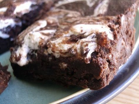 Rocky Road Brownies Recipe, Potluck Dessert, Rocky Road Brownies, Potluck Food, Office Potluck, Garlic Dill Pickles, Marshmallow Brownies, Baked Desserts, Potluck Ideas