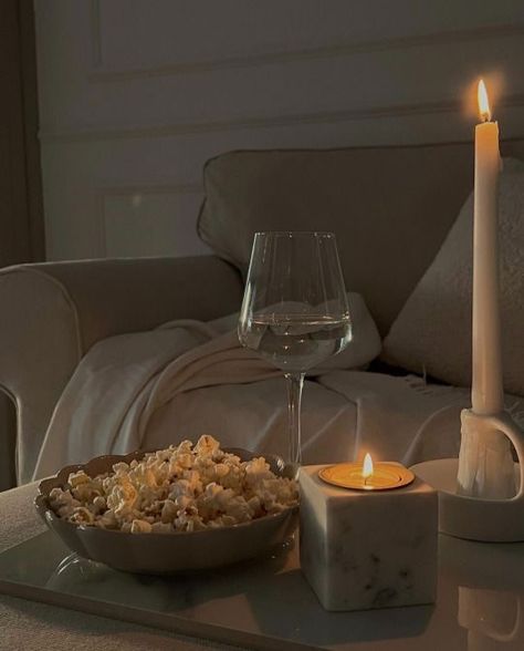 Cozy Candles, Candle Aesthetic, Night Time Routine, Evening Routine, Cozy Aesthetic, Dream Apartment, Dream Lifestyle, Night Routine, Night Aesthetic