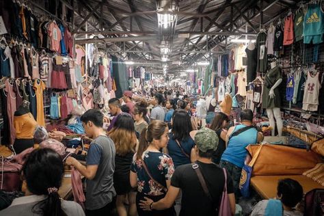 This must be the most famous "tiangge" or market in Metro East!You’ve probably heard of the Taytay Tiangge at least once before, and you’ve probably been told that it’s enormous and insanely affordable.ABOUT TAYTAY TIANGGETaytay, Rizal is known as the Garments Capital of the Philippines and is home to the increasingly popular Taytay Tiangge. Thanks to an initiative by the local Taytay government in 2014, Taytay-based dressmakers who used to rent space in Baclaran, Divisoria, and Greenhills now h Taytay Rizal Philippines, Divisoria Manila, Taytay Rizal, Wallpaper Green, What To Buy, Night Market, Public Transport, Manila, Dressmaking