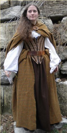 Scottish Nobility, Traditional Scottish Clothing, Scottish Costume, Renn Faire, Arte Viking, Celtic Dress, Scottish Dress, Celtic Clothing, Scottish Women