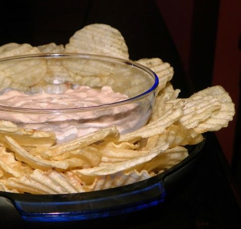 ******************That Pink Chip Dip Recipe - Food.com SOUNDS DELICIOUS!!!!!!!!!!!!!!!!!! Potato Chip Dip, Chip Dip Recipe, Dip For Potato Chips, Dip Food, Chip Dip Recipes, Ruffles Potato Chips, Pink Dip, Chicken Dips, Potato Chip