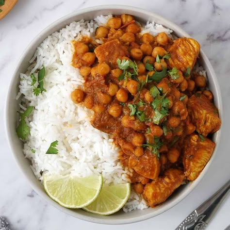 Wonderbag Recipes, Chicken And Chickpea Curry, Curry Dinner, Butter Chicken Curry, Chicken Chickpea, Chickpea Curry Recipe, Chickpea Stew, Curry Recipes Indian, Butter Chicken Recipe