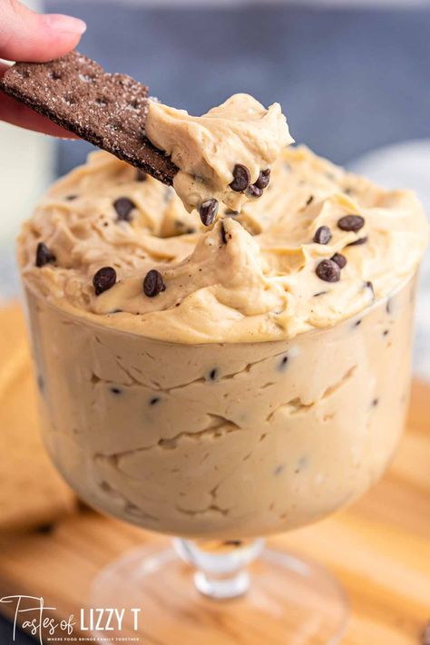 Chocolate Peanut Butter Cheesecake Dip Peanut Butter Cheesecake Dip, Crowd Meals, Traditional Cheesecake, Dessert Dip Recipes, Peanut Butter Dip, Chocolate Peanut Butter Cheesecake, Cheesecake Dip, Sweet Dips, Creamy Dip