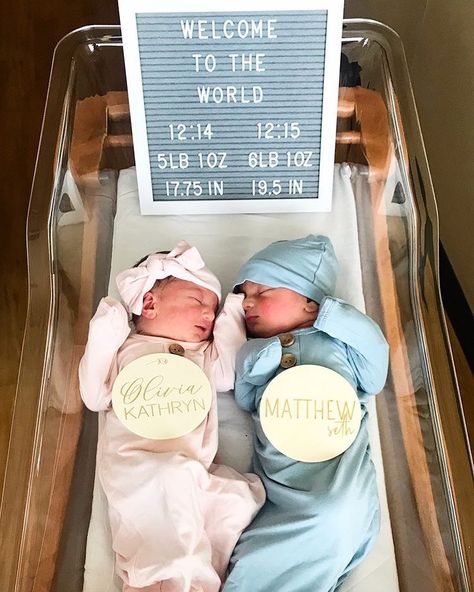 Boy Girl Twin Outfits, Newborn Twin Photos, Baby Hospital Photos, Twin Baby Announcements, Newborn Hospital Photography, Newborn Hospital Pictures, Twin Birth Announcements, Cute Baby Twins, Baby Hospital Pictures