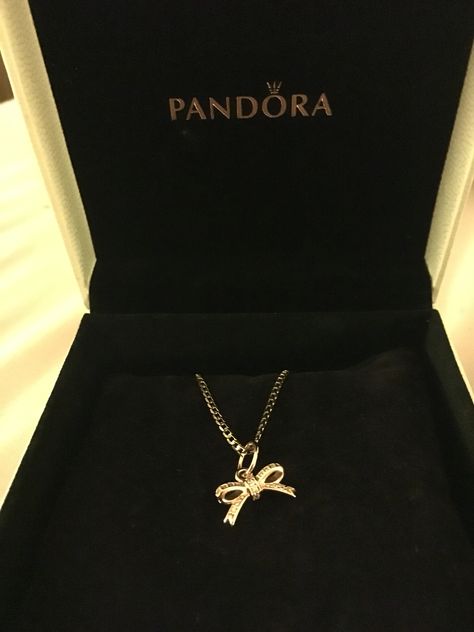 #Pandora ribbon pendant rose gold Pandora Gold Necklace, Pandora Necklace Gold, Gold Necklace Aesthetic, Xoxo Jewelry, Necklace Aesthetic, Pandora Gold, Pandora Necklace, Lucky Girl, Pandora Bracelet