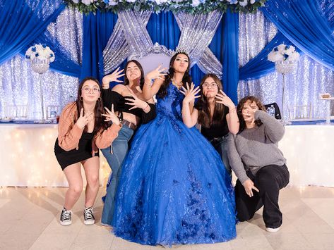 Quince Court Pictures, Sweet Sixteen Pictures, Quince Court, Court Pictures, Quinceanera Dances, Quince Pictures, Blue Quince, Quinceanera Themes Dresses, Sweet 16 Photos