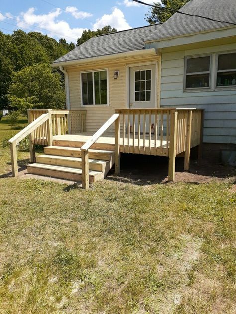 Mobile Home Small Porch Ideas, Small Front Porch Ideas Trailer, Mobile Home Stairs Front Porches, Diy Porch Mobile Home, Small Deck Front Of House, Manufactured Home Outdoor Ideas, Small Front Porch Ideas For Mobile Homes, Diy Trailer Porch Mobile Homes, Build Front Porch Ideas