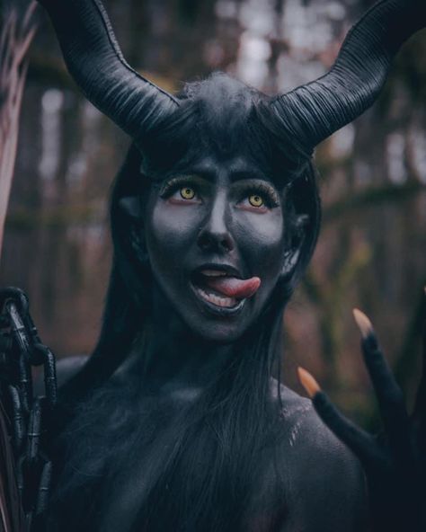 Lady Baphomet, Baphomet Makeup, Krampus Photoshoot, Demon Girl Costume, Demon Costume Female, Krampus Makeup, Krampus Cosplay, Lady Krampus, Goth Magazine