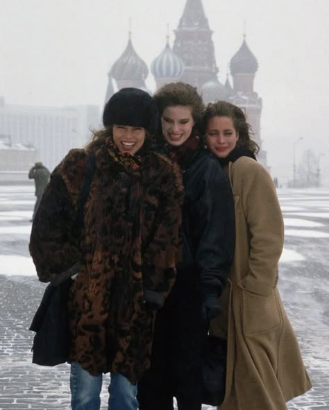 Monika Schnarre, Renee Simonsen, Shalom Harlow, Russian Winter, Stephanie Seymour, Aurelie Bidermann, 90s Supermodels, Helena Christensen, Linda Evangelista