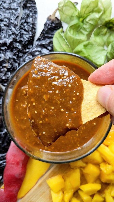 Pasilla Sauce Recipe, El Torito Salsa Recipe, Pasilla Pepper Recipes, Rick Bayless Recipes, Chili's Salsa Recipe, Pasilla Peppers, Amazing Chili, Ranchero Sauce, Tomatillo Recipes