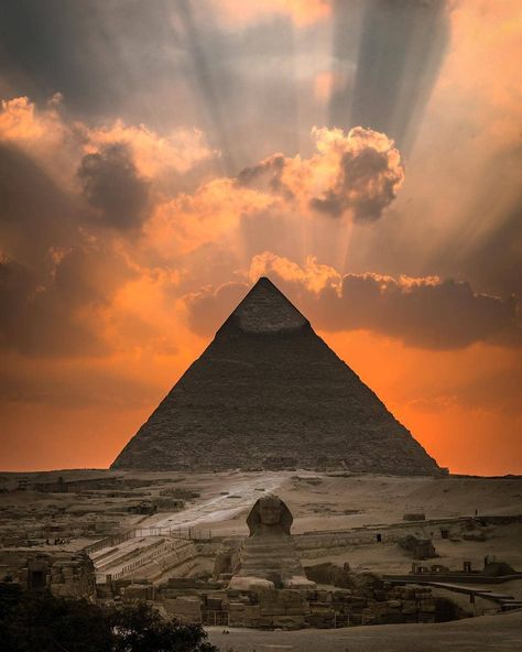 Discovery 🌍 on Instagram: “Pyramids and sunset 🌅  Photo by @jamesjcruz” Giza, Pyramid, Egypt, Sun