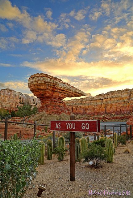 Radiator Springs Racers - Cars Land - Disney's California Adventure Disney Cars Radiator Springs Wallpaper, Cars Aesthetic Disney, Radiator Springs Wallpaper, Radiator Springs Aesthetic, Couple Cars, Motel Aesthetic, Cars The Movie, Lighting Mcqueen, Radiator Springs