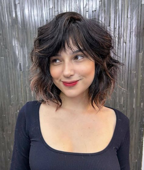 Middle Length Hair, Medium Haircuts With Bangs, Shoulder Length Hair With Bangs, Bangs Ideas, Lob With Bangs, Angled Bob Haircuts, How To Cut Bangs, Layered Bob Hairstyles, Hair 2024