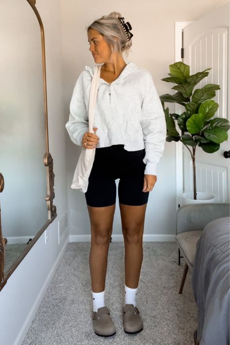 Neutral Athletic Outfits, Lululemon Athleisure Shorts For Spring, Spring Outfits Athletic, Lululemon Align Shorts Outfit, Lululemon Casual Shorts, Casual Lululemon Gym Shorts, Lululemon Athleisure Relaxed Fit Shorts, Casual Lululemon Activewear Shorts, Cute Casual Comfy Outfits