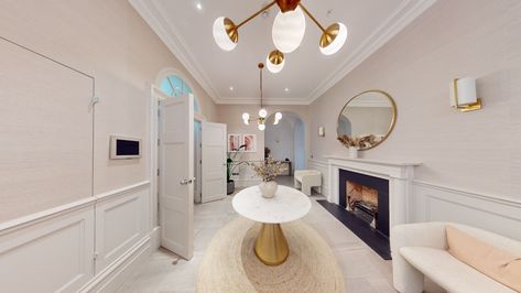 South Court London Road, Ascot, SL5 7EG, GB Matterport London Townhouse, Matterport London House, Matterport Penthouse, 3d House Tours, London Matterport, Matterport London, Matterport Uk, Matterport 3d House Tour, Uk Matterport