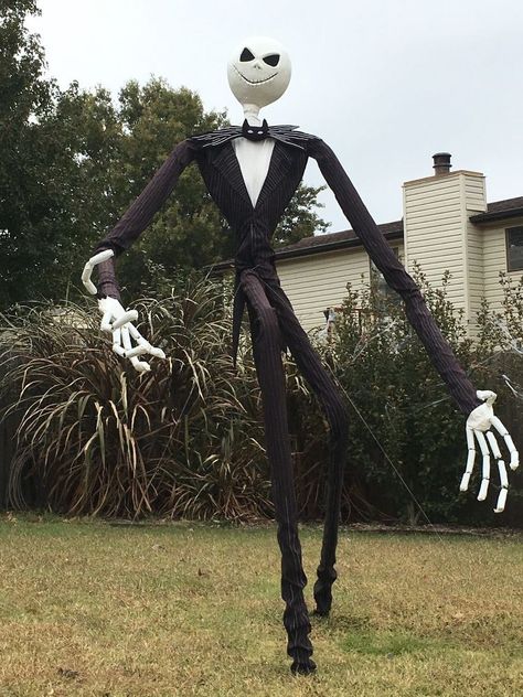 Jack Skeleton Halloween Decorations, Diy Halloween Garden Decorations, Pvc Pipe Projects Halloween, Jack Skellington Halloween Decor Diy, Diy Giant Halloween Decorations, Diy Jack Skellington, Pvc Halloween Decorations, Diy Pvc Halloween Props, Halloween Pvc Pipe Ideas