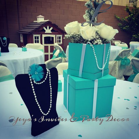 Tiffany and co centerpieces Tiffany And Co Wedding, Tiffany Blue Party Decorations, Tiffanys Party Ideas, Tiffany Theme Party, Tiffany Blue Party, Breakfast At Tiffanys Party Ideas, Tiffany Themed Bridal Shower, Tiffany Birthday Party, Tiffany Birthday