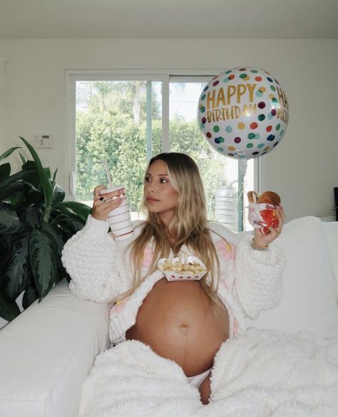 Birthday Outfit While Pregnant, Pregnant Bday Photoshoot, 30th Birthday Photoshoot Pregnant, Birthday Outfit Pregnant, Birthday Pregnancy Photoshoot Ideas, Vintage Baby Announcement Photoshoot, 30 And Pregnant Birthday, Pregnant 30th Birthday Ideas, Pictures To Take While Pregnant