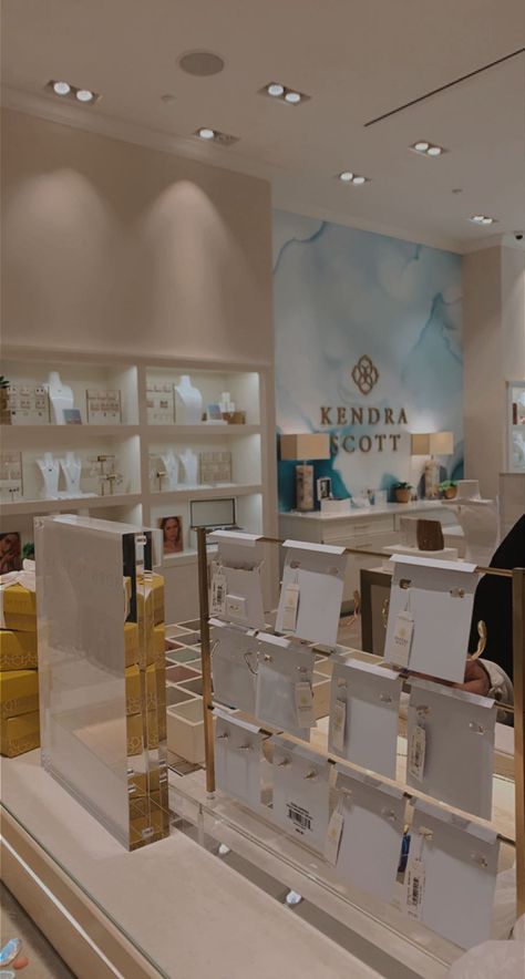 #kendrascott #kendrascottstore Kendra Scott Aesthetic, Kendra Scott Store, Nyc April, Cute Store, Better Cr Dr, Booth Decor, Preppy Jewelry, Store Interior, Future Plans