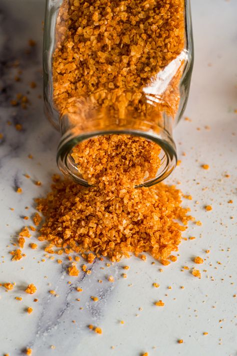 Sriracha Salt Guide {How To Make + 6 Fun Uses} - crave the good Sriracha Salt Recipe, Flavored Salts Recipes, Sriracha Salt, Seasoning Salt Recipe, Salt Blends, Siracha Sauce, Sriracha Recipes, Spicy Salt, 2 Ingredient Recipes