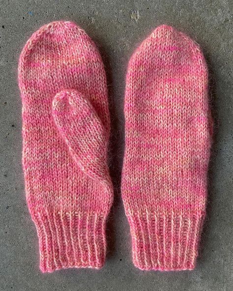 Another pair of ‘Basic Mohair Mittens by GJ’ ���😁 These were finished the day after the other pair of mittens that I posted yesterday. And… | Instagram The Day After, Crochet Designs, Knit Crochet, Bubbles, Knitting, Crochet, Design