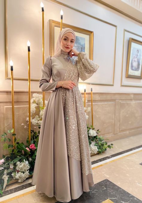 Hijab Dress Party, Bride Dress Simple, Simple Bridesmaid Dresses, Simple Gowns, Gowns Dresses Elegant, Soiree Dress, Modest Dresses Casual, Women Dresses Classy, Fancy Dresses Long