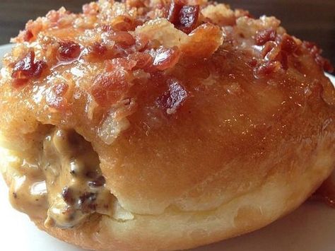 Behold the Bacon Cheeseburger D'oh Nut, a Sweet, Cheesy, Meaty Culinary Mystery - Eater Savory Donut Ideas, Donut Burger Recipe, Donut Cheeseburger, Burger Donut, Doughnut Burger, Savory Donuts Recipe, Donut Burger, Savory Donuts, Crazy Burger