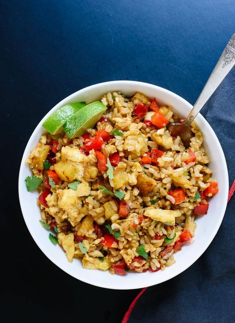 Simple Thai pineapple fried rice, a delicious and quick vegetarian dinner - cookieandkate.com Thai Pineapple Fried Rice, Pineapple Fried Rice Recipe, Quick Vegetarian Dinner, Pineapple Recipe, Cookie And Kate, Veggie Fried Rice, Recipe Rice, Pineapple Fried Rice, Pineapple Recipes