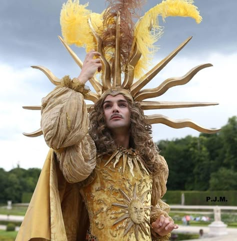 Fairytas — My client @telombre in his sun king crown! I have... Turandot Opera, Pierrot Clown, Sun King, Ballet Russe, Dancing King, King Crown, Manama, Kings Crown, Masquerade Ball