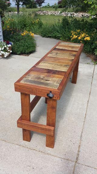 Pallet Wood Top Bar: In this Instructable I'll demonstrate how to build an outdoor bar/table with a reclaimed pallet wood top. This project is relatively simple and can be completed in just a few days (with dry times for the stain and varnish). I specifically made this … Garden Diy Furniture, Diy Outdoor Bar, Table Woodworking, Pallet Patio Furniture, Rustic Woodworking, Pallet Patio, Japanese Woodworking, Kreg Jig, Unique Woodworking