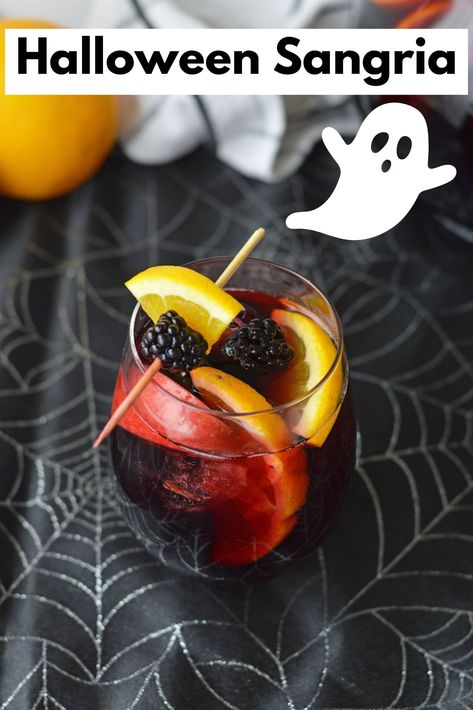 Easy Halloween Sangria, Halloween Sangria, Winter Cocktails, Boozy Drinks, Halloween Recipes, Easy Halloween, Sangria, Easy Crafts, Halloween Party