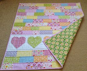 Baby Gift Sewing Projects, Quilting 101, Heart Quilt Pattern, Scrappy Quilt Patterns, Childrens Quilts, Baby Quilt Patterns, Toddler Quilt, Scrap Quilt Patterns, Cute Quilts