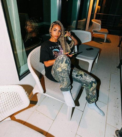 DaniLeigh Sanctuary Joji, Khai Dreams, Street Wear Women, 90s Fashion Outfits Hip Hop, Hip Hop Street Style, The 90s Fashion, Chill Style, Daniel Caesar, Chase Atlantic