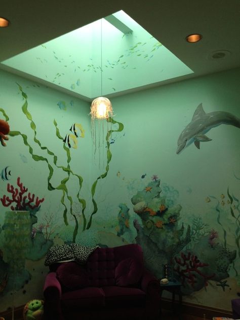 Undersea Mural, Underwater Bedroom, Underwater Room, Jellyfish Light, Christmas Window Painting, Underwater Theme, Studio Inspiration, Mural Ideas, Artist Wall